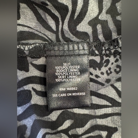 Torrid EUC Off The Shoulder Baby Doll Top Animal Print Grey Black Plus Size 5 - Picture 6 of 7